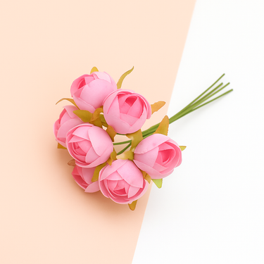 White silk rose bouquet flowers for classic styling